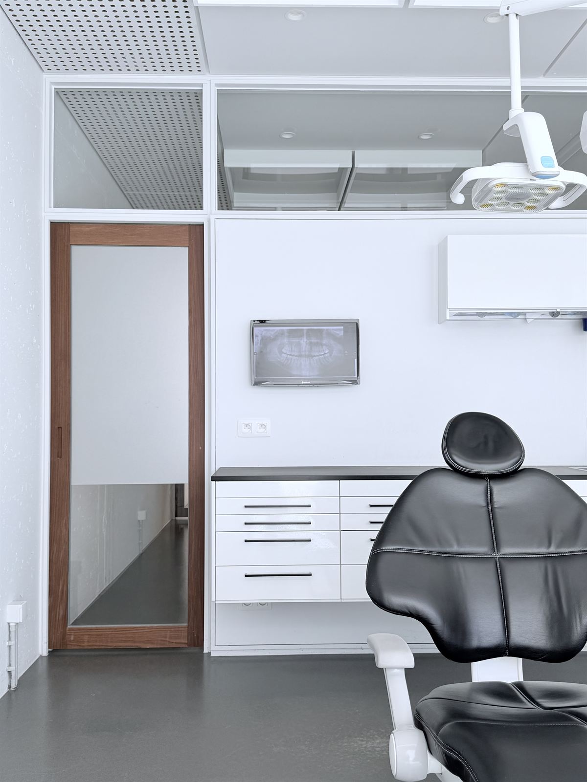 Behandelkamer van Tandkliniek Brugge